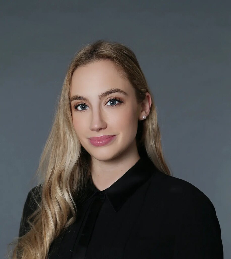 Private admissions counselor for college applications